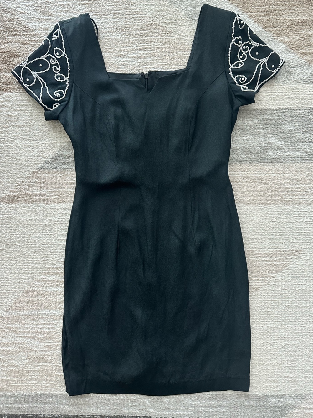 Vintage Late Edition Ltd. Black Pearl Cap-Sleeve Sheath Dress Size 4